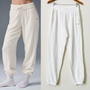 Alo yoga SMALL Waffle Weekend Escape Jogger in Ivory white